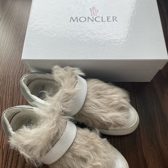 Moncler white sneaker with fur size 39 - Picture 6 of 9